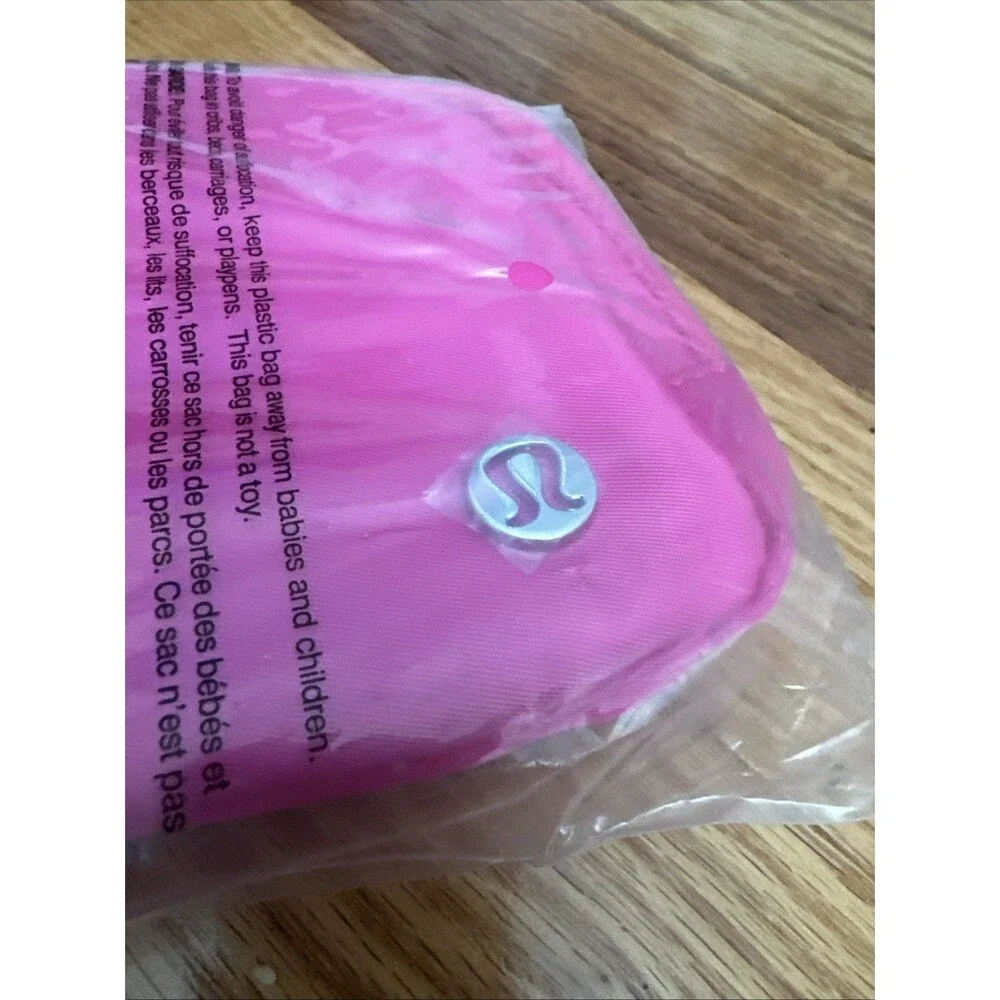 Lululemon Everywhere Women's Belt Bag - Sonic Pink Brand New with tags